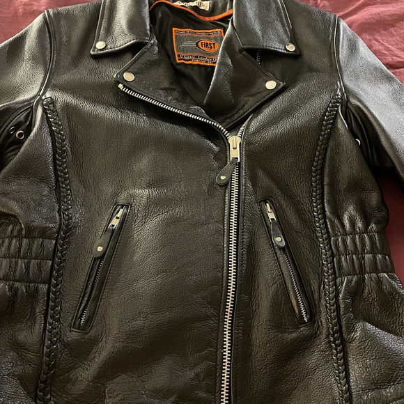 Women’s black leather biker jacket - Picture 6 of 8